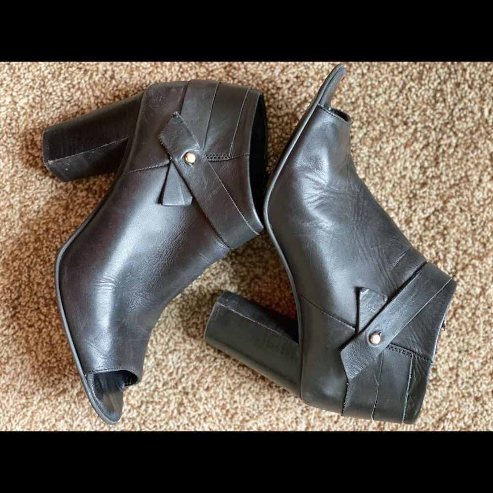 Leather Peep Toe booties - Steve Madden 8.5